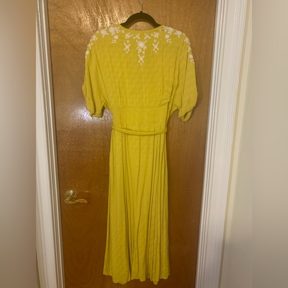 Free People Yellow & White Midi Dress Floral Embroidery - Size Med - Picture 6 of 13